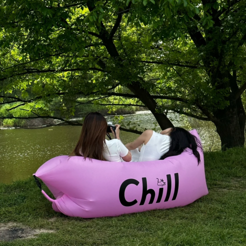 블레오 프리미엄 감성가득 레터링 캠핑 에어쇼파 야외빈백 여름 해변 피크닉 매트 수납백 증정, 칠리