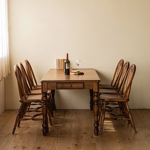 디킨 글로 체어로 매일매일 카페처럼 특별한 일상을