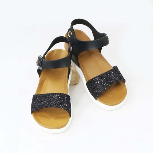 여름철 스타일을 완성하는 완벽한 너나드리몰의 통굽 샌들