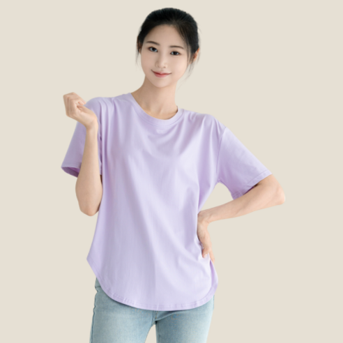 운동 중 세련되고 편안한 핏을 제공하는 루나인 찰랑 슬림핏 반팔티