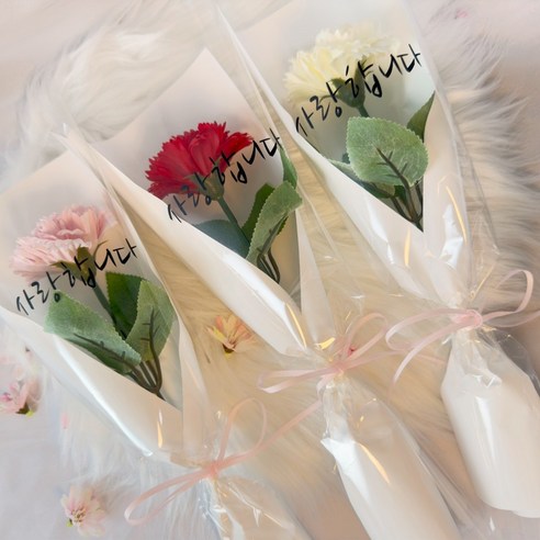 로젤리안의 고급 비누꽃 한송이 미니 꽃다발로 소중한 사람에게 사랑과 감사의 마음을 전하세요.