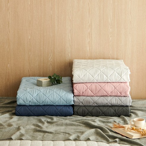 깨끗하고 편안한 수면을 위한 에센스 항균 누빔 밴딩 침대패드