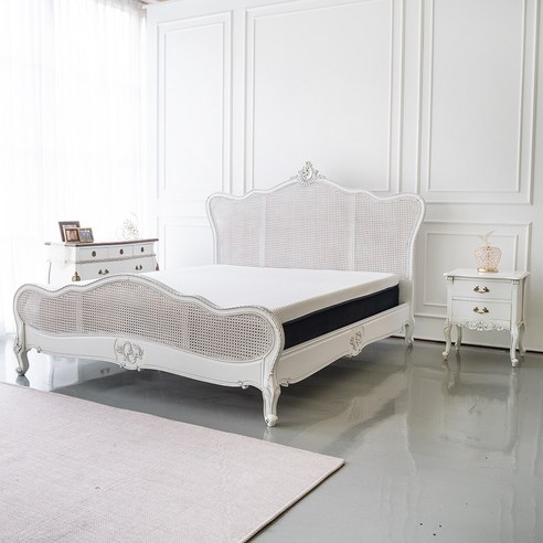 [SaleNOWㅣ인기상품] 클래식한 매력을 뽐내는 소피아엘렌 에메랄드 라탄 엔틱 침대 프레임 [세일나우ㅣ추천상품]