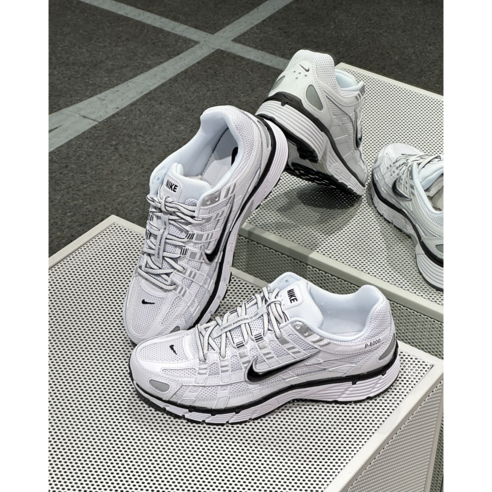 [ALL 정품] 나이키 NIKE P-6000 화이트 메탈릭 실버 블랙 블랙 M CD6404-107 통기성 스포티 올라운드 쿠셔닝 패션실속스니커즈