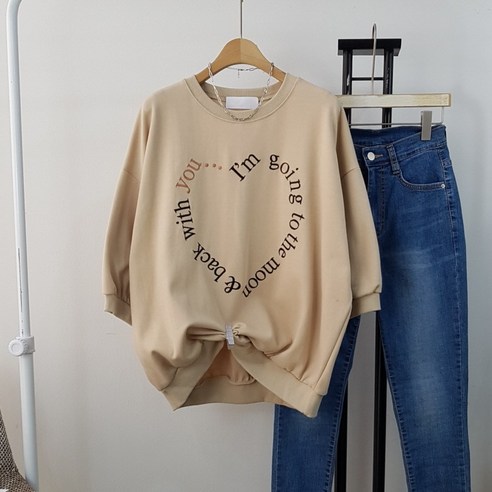 상상그이상 여성용 국내제작 하트 자수 반팔 맨투맨 부드러운 면원단 가볍게 코디하기 좋은 러블리한 레터링 디자인 간절기 맨투맨 데일리템