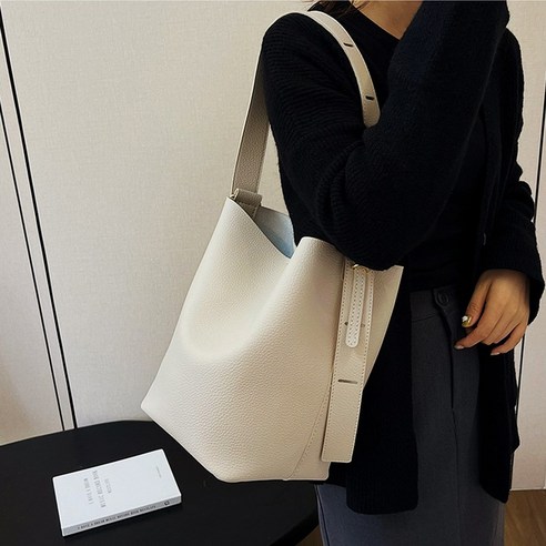 나만의 손길로 완성하는 특별한 가죽 가방 DIY 키트