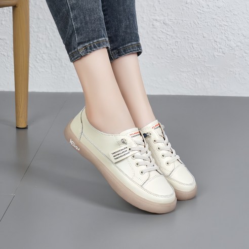 소가죽의 우아함과 경량의 편안함이 만나는 SEILIN 스니커즈