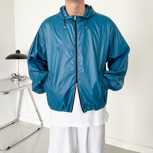 제이에이치스타일 남성용 유광 글로시 코팅 투웨이 후드 바람막이 집업 JHROK585