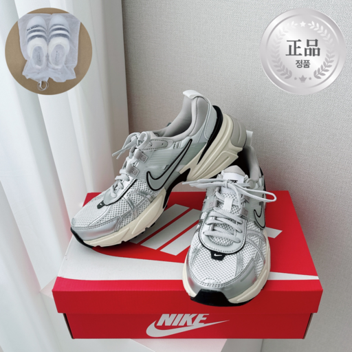 [정품보장] NIKE 나이키 V2K 런 RUN 런닝화 운동화 스니커즈 트레이닝화 남여공용 커플운동화 SGK0911D1 MANOL 신발파우치증정