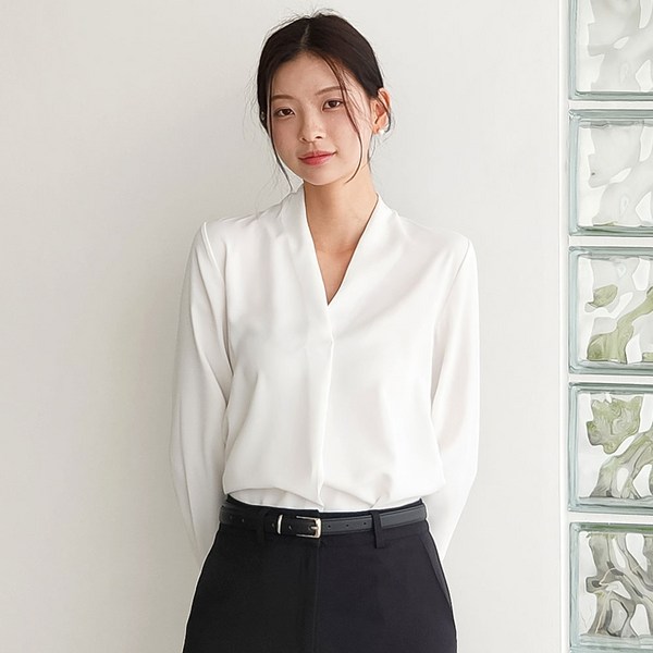 비침없는 V넥 루즈핏 블라우스
