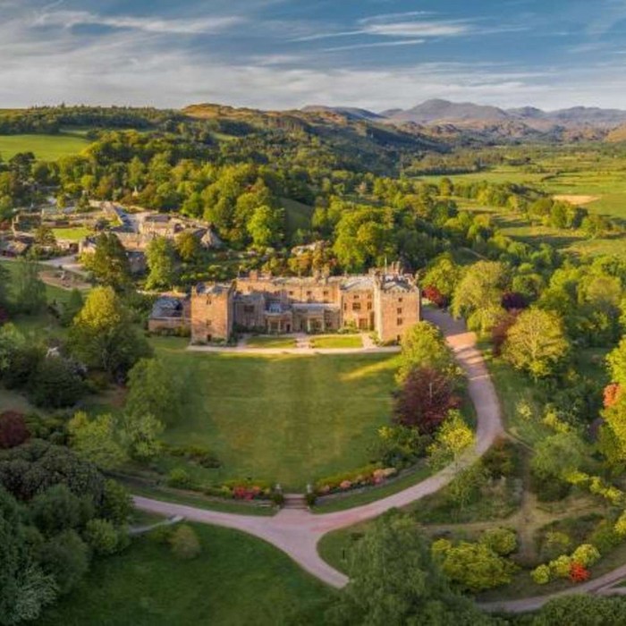 [레이븐글래드] Muncaster Castle Coachman's Quarters 대표 이미지 - 글래드 호텔 추천