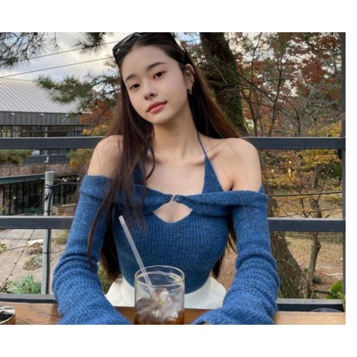 Xuanyunxi 송지아 프리지아솔로 지옥 같은 스타일 스웨터 블루 니트 투피스 섹시 송지아 대표 이미지 - 솔로 지옥 패션 추천