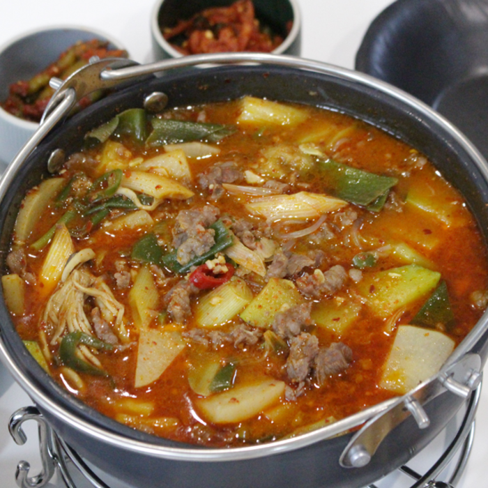 한우 짜글이 소찌개 밀키트 2~3인분 (라면사리 증정), 한우 짜글이 소찌개 (라면사리 증정) 대표 이미지 - 짜글이 추천