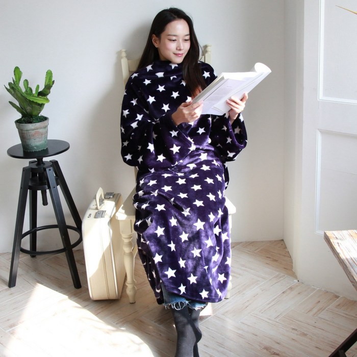서울물산 프리미엄극세사 대형 입는소매담요-휴대용, 네이비스타 대표 이미지 - 극세사 담요 추천