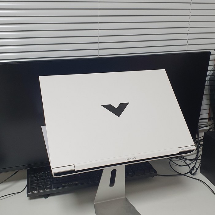 Hp victus 빅터스 16e0142ax 16인치 게이밍 노트북 ryzen5 5600512GBwin11