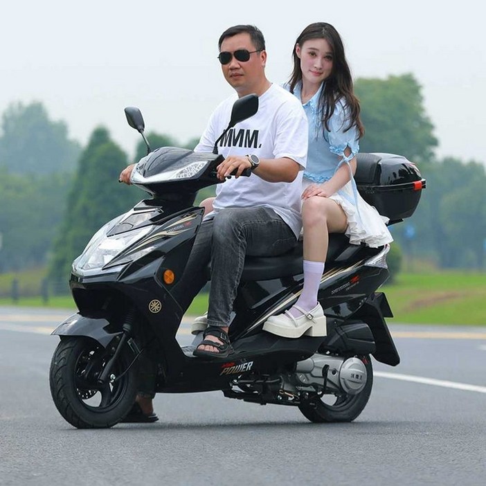 스쿠터 125cc 배달 선물 여성용 장거리 전동 배터리 바이크 스쿠터 125cc 배달 선물 여성용 장거리 전동 배터리 바이크