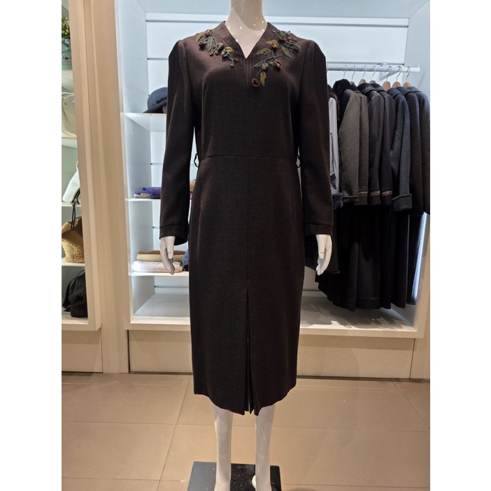 AK플라자 비꼴리끄 울 브이넥 슬림 원피스 B214WO1130