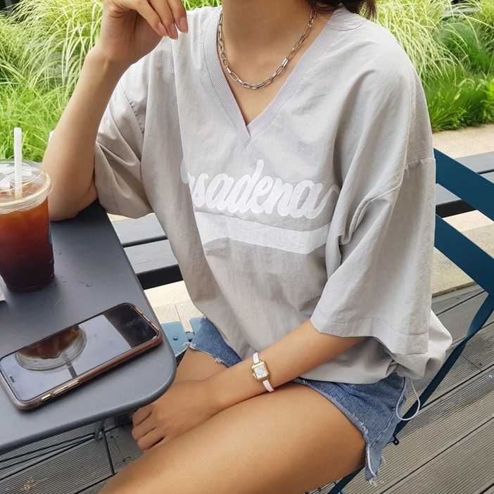 상상그이상 여성용 국내제작 파사디브이반팔 여름 반소매 루즈핏 티셔츠 브이넥 바스락 나일론 반팔티 꾸안꾸 아노락 밑단스트링 편안한 시원한소재 일상복 오버핏 박스티 기본티 나염 포인트