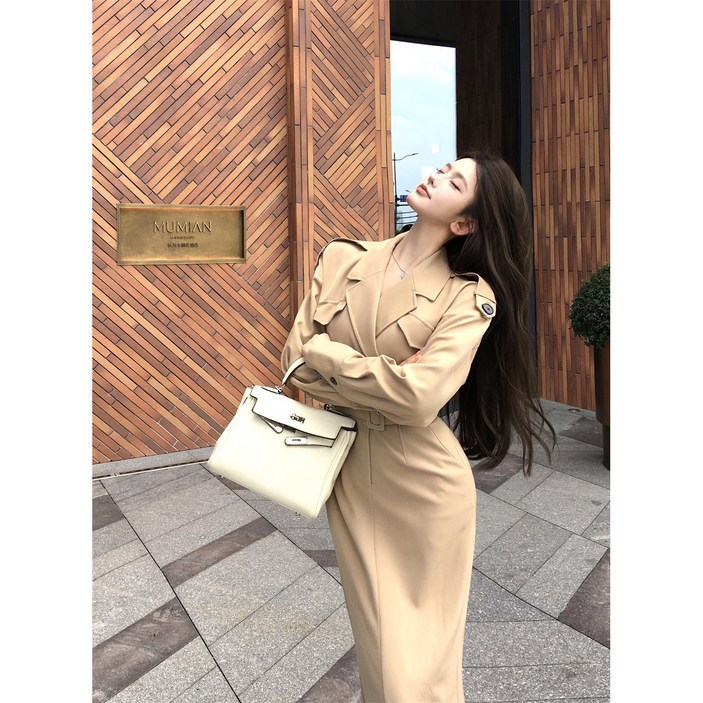 세련된 트렌치롱 원피스