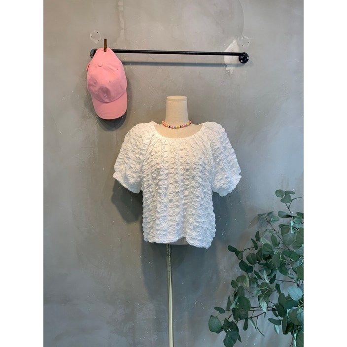 씨샵인더룸 / 제레미 밴딩 넥라인 퍼프 반팔 블라우스 3color