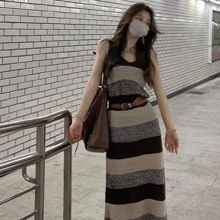 COSYEVNO 여성 봄여름 니트 스트라이프 슬림핏 민소매 원피스 BCXzzdd5