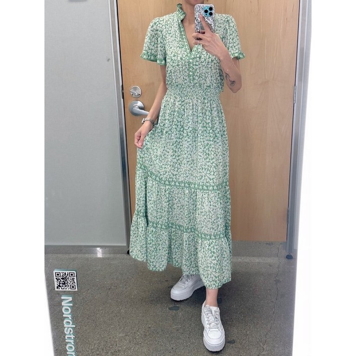 맥스스튜디오 26SS 여성 스모크 플러터 슬리브 맥시 원피스 리프 데이지 스프링클러