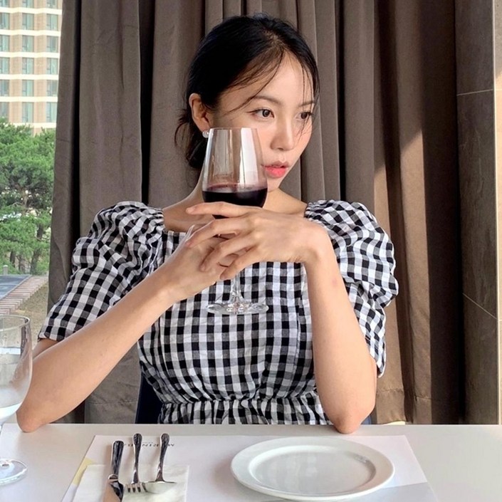 디아나즈 체크 스퀘어넥 셔링 퍼프소매 미디 롱원피스 여름 반팔 A라인 원피스 하객 바캉스