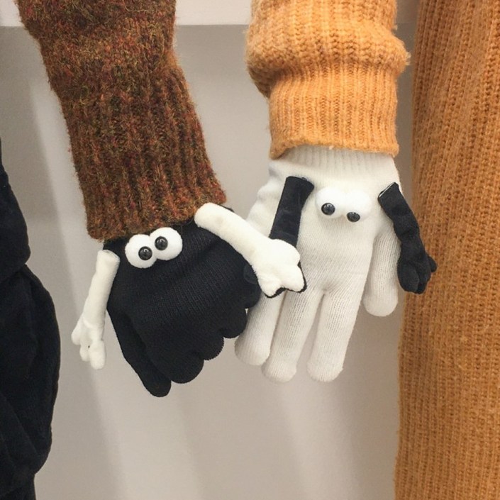 가까이가면 손잡는 커플 자석 장갑 2color