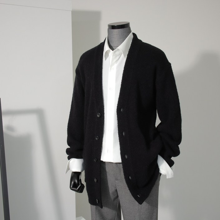 리버클래시 LJW51206 OVERFIT CARDIGAN 레터링 자수 포인트 니트 가디건 블랙