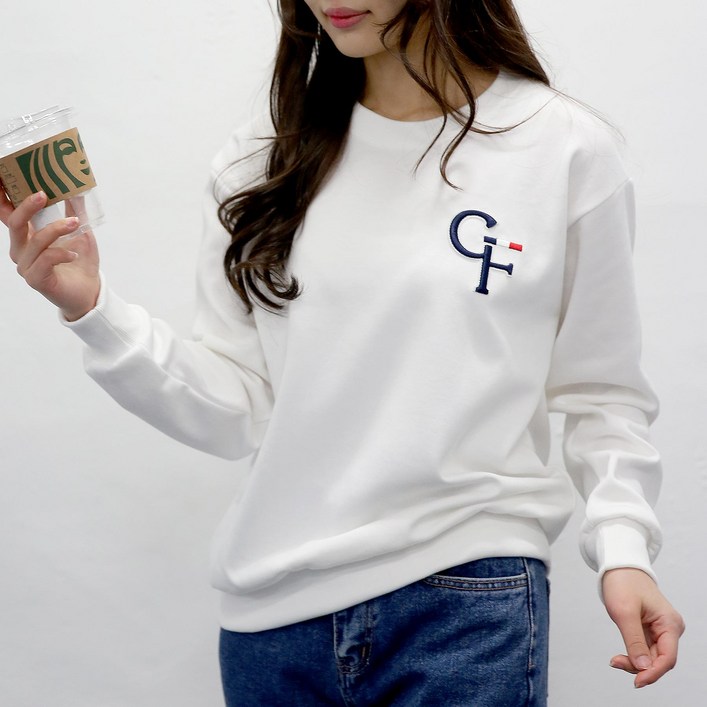 여자친9 시크한 영문 볼륨자수 맨투맨 빅사이즈 S2XL