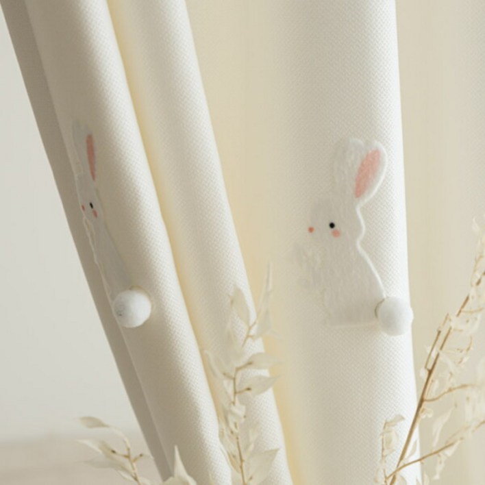 메종텍스타일 프리미엄 키즈커튼 아이방 꿈꾸는토끼 봉봉패치 항균 발수 사계절커튼 기본핀형 2color