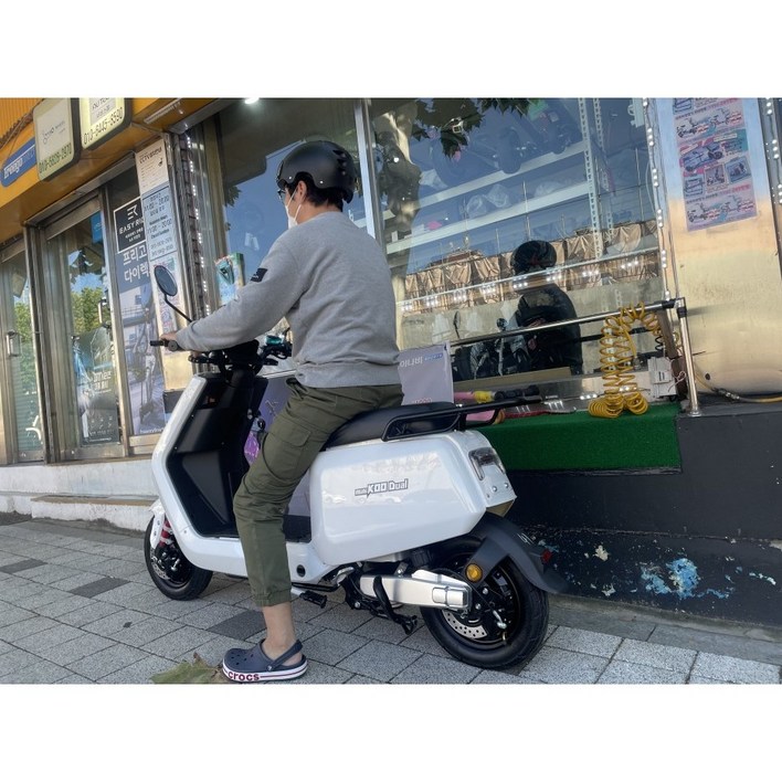 오늘출발 아이휠 미니쿠 듀얼 울트라 48V 28.8Ah 국산배터리셀 사용 듀얼모터 배달용 출퇴근용 전동스쿠터 오늘출발 아이휠 미니쿠 듀얼 울트라 48V 28.8Ah 국산배터리셀 사용 듀얼모터 배달용 출퇴근용 전동스쿠터