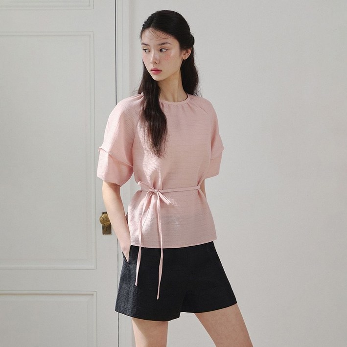 잇미샤 25 SS 볼륨 소매 블라우스 ITP5ZBL620 195701 잇미샤 25 SS 볼륨 소매 블라우스 ITP5ZBL620 195701