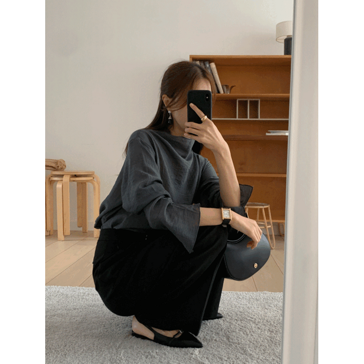 루어스룸 셀로 플리츠 하프넥 블라우스