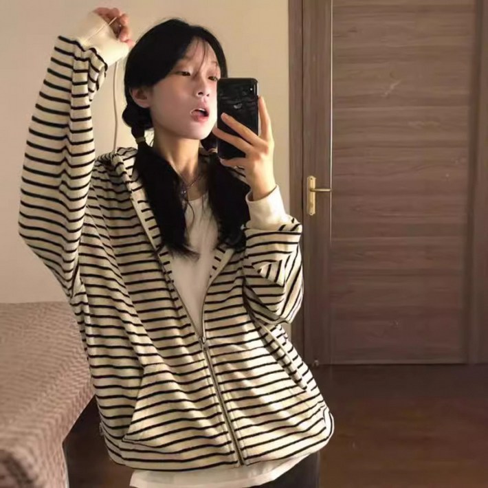 SAHINER 가을겨울 여성 캐주얼 스트라이프 오버핏 후드집업 기모 자켓 LWAWY42