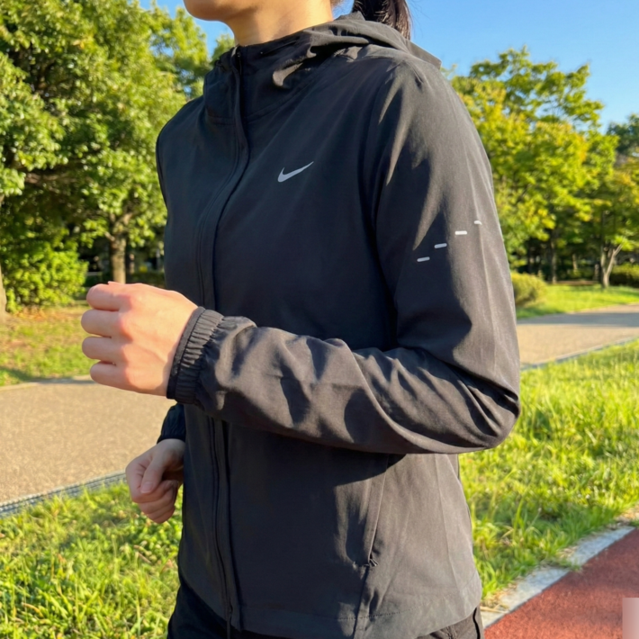 나이키 SWFT 스위프트 여성 러닝 재킷 바람막이 후드 집업 경량 트레이닝 윈드브레이커 블랙