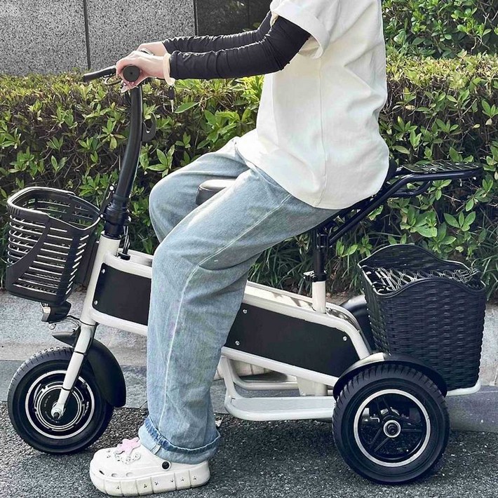 출퇴근 전기 자전거 접이식 세발 충전 주행 마트