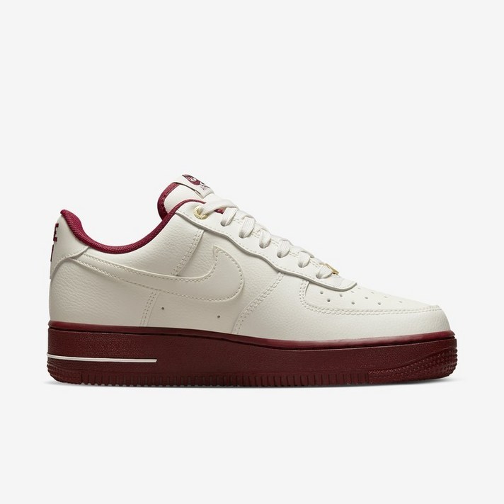 [NIKE] 나이키 우먼 에어 포스 1 07 40TH 조인 포스 농구화 DQ7582-100