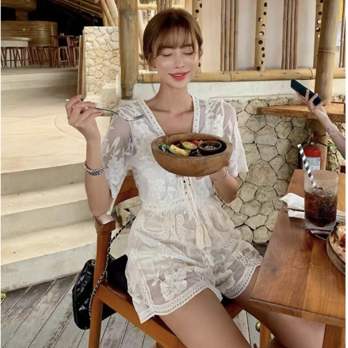 휴양지룩 자수 점프수트 휴양지룩 자수 점프수트