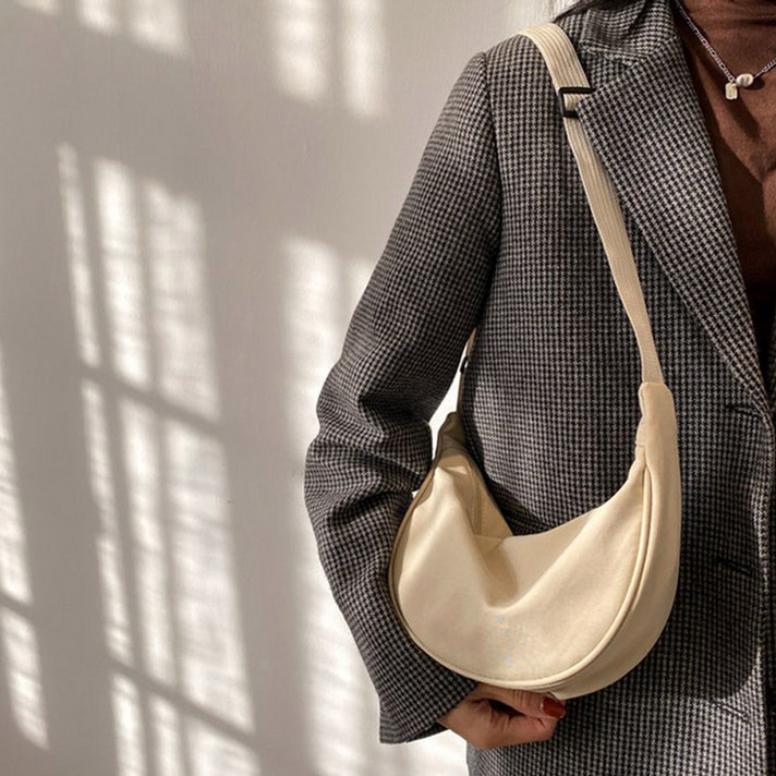 글램디아 여성 미니 반달 크로스백