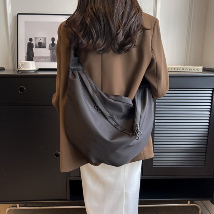 앨오앤지 다포켓 남여공용 빅사이즈 크로스백