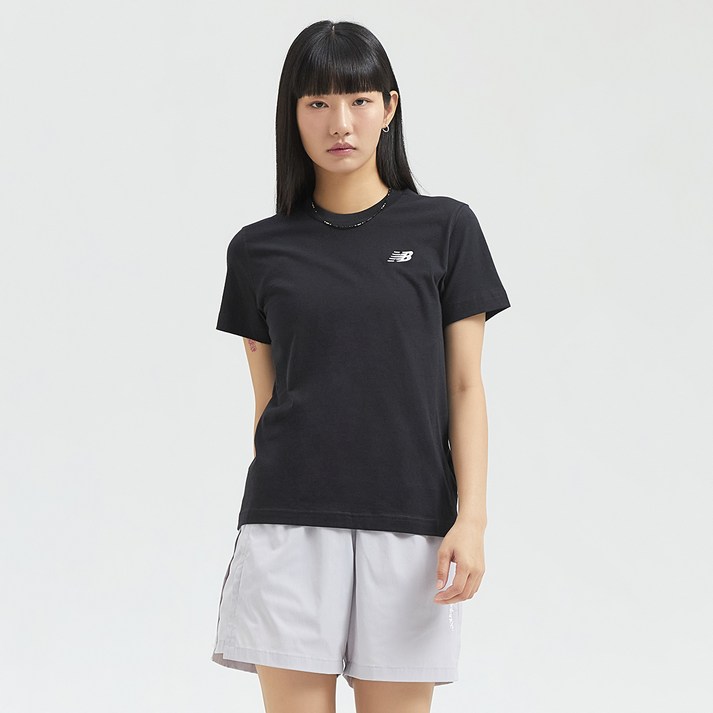뉴발란스 여성용 스포츠 에센셜 통기성 스탠다드핏 반팔 티셔츠 NBNEFBV012