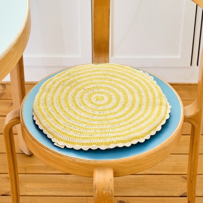 모던하우스 L 크로쉐 나선 패턴 방석 D33 옐로우_NF4125003