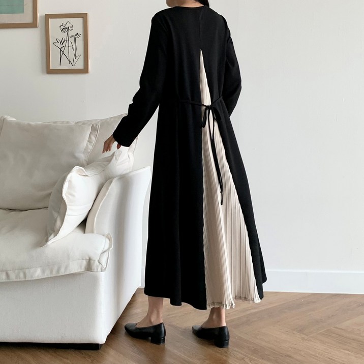 더한땀 빅사이즈 배색 백 플리츠 원피스