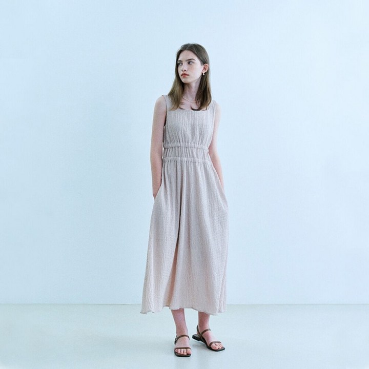 어다울 Hum middle shirring sleeveless long dress beige 어다울 Hum middle shirring sleeveless long dress beige