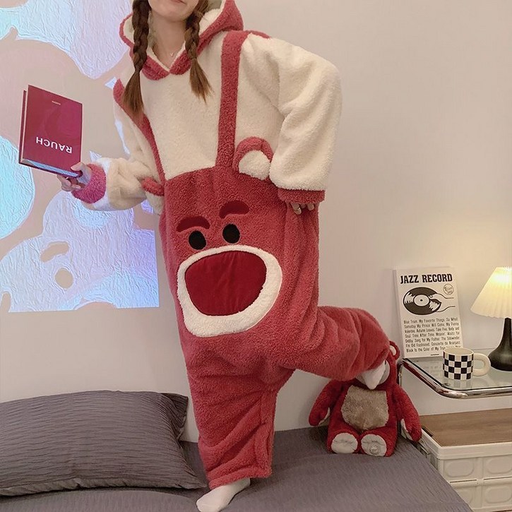 코랄 딸기 곰돌이 점프수트 여 가을 겨울 도톰한 아웃도어 홈웨어 일체형