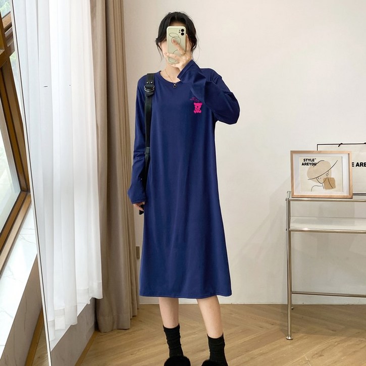 스타일아유 여성 라운드넥 홈웨어 오버핏 작은 곰 프린트 레터링 자체제작 롱티 롱원피스 OP1569