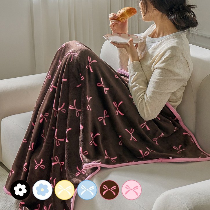 데시뉴 뉴노멀 패턴 극세사 담요 망토형