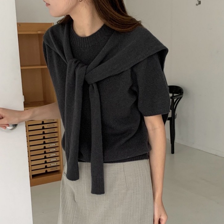 클래식 홀가먼트 여성 울 백 100 가을 반팔 하늘색 소라색 세미 크롭 니트 출근룩 하객룩