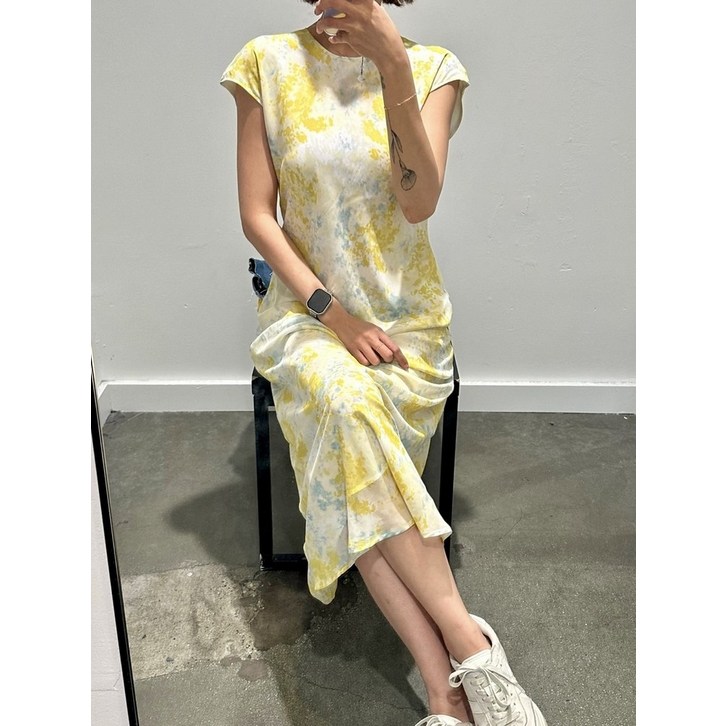 캘빈클라인 25SS 여성 패턴 미디 원피스